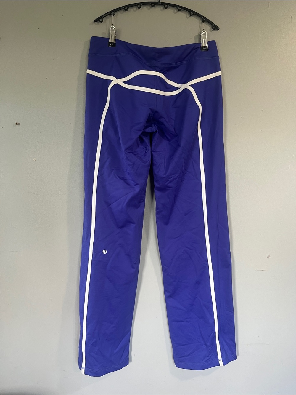 Woman’s lululemon athletica Deep Blue Wide Leg Leggings 8 - Picture 4 of 7